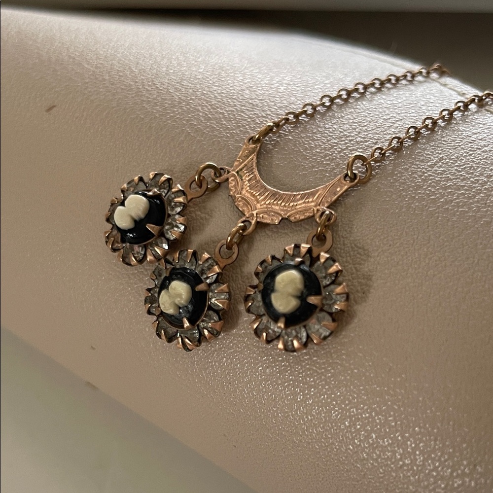Vintage rose Gold filled Black Cameo festoon Necklace
